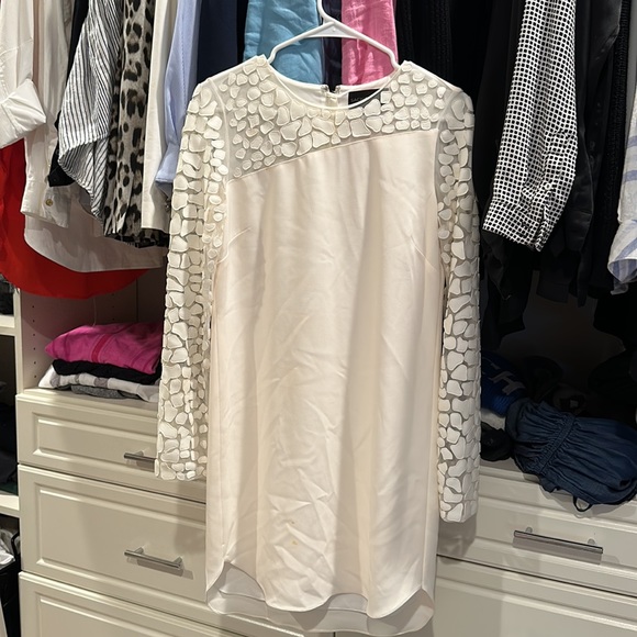 Sachin and Babi. White dress - Picture 2 of 4